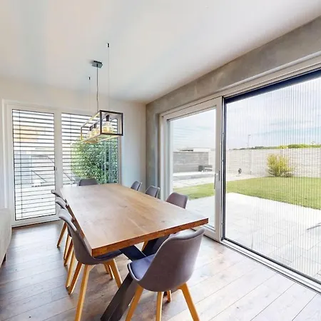 Exkluzívny Rodinný Dom - Rodiny, Pracovné Cesty *