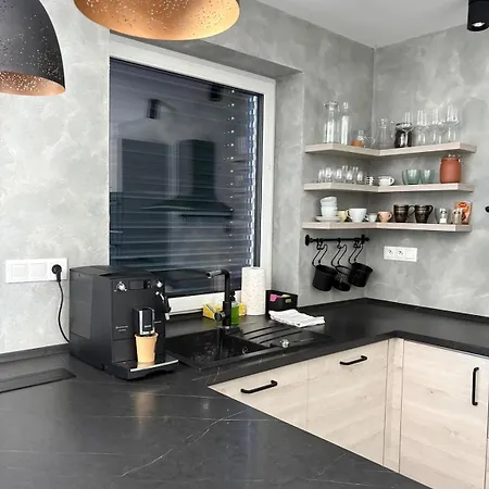 Exkluzívny Rodinný Dom - Rodiny, Pracovné Cesty * Trnava