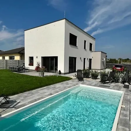 Exkluzívny Rodinný Dom - Rodiny, Pracovné Cesty Trnava