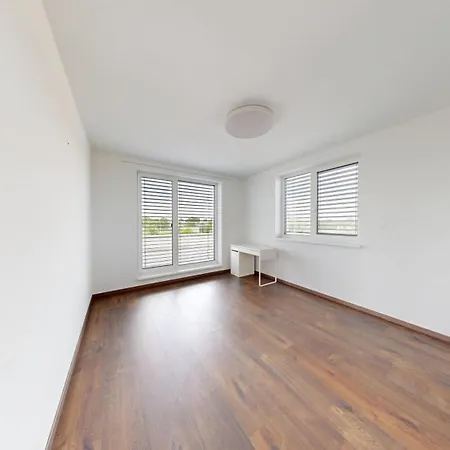 Exkluzívny Rodinný Dom - Rodiny, Pracovné Cesty *